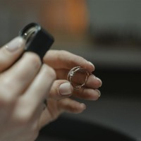 Como saber se é ouro? Aprenda a reconhecer o material!