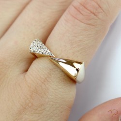Anel dois triângulos liso e cravejado banhado a ouro 18k