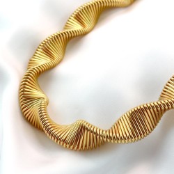 Choker fio entrelaçada gg banhado a ouro 18k