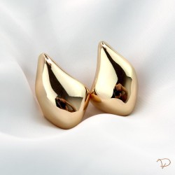 Brinco ear hook gota geométrica lisa banhado a ouro 18k