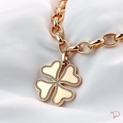 Colar de elo com pingente trevo grande banhado a ouro 18k