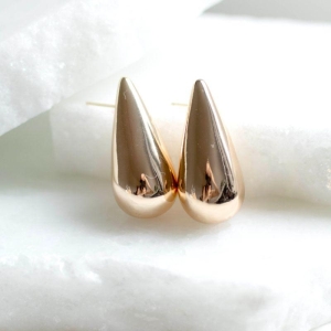 Brinco Gota Lisa Pontuda Banhada a Ouro 18k