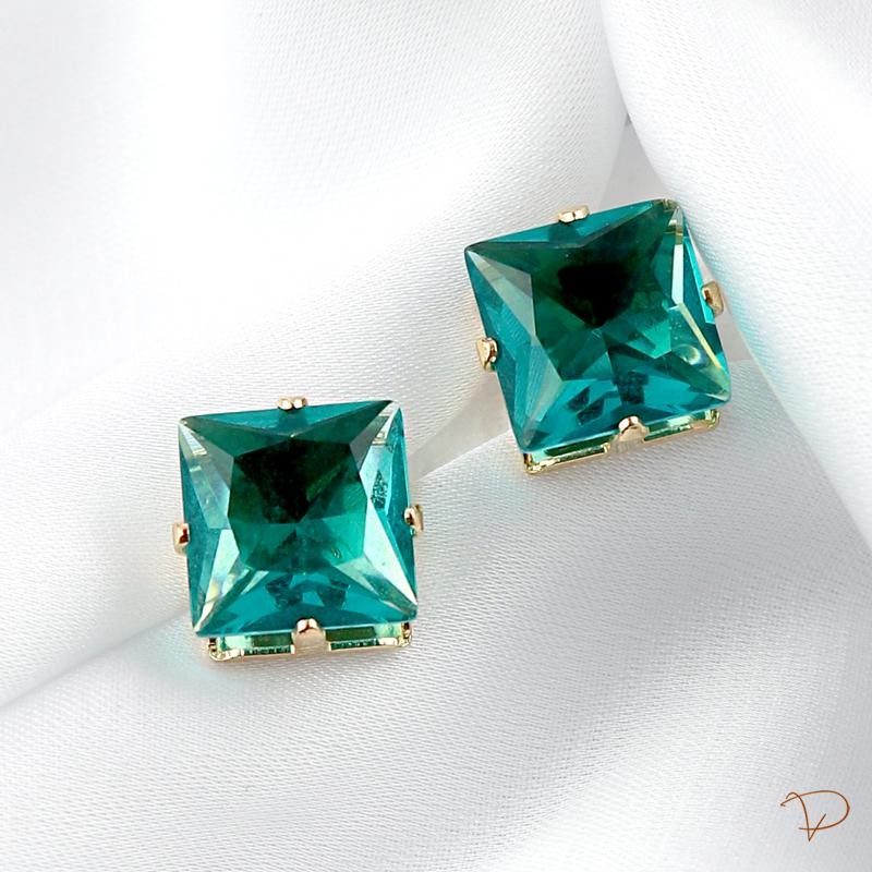 Brinco quadrado cristal verde banhado a ouro 18k