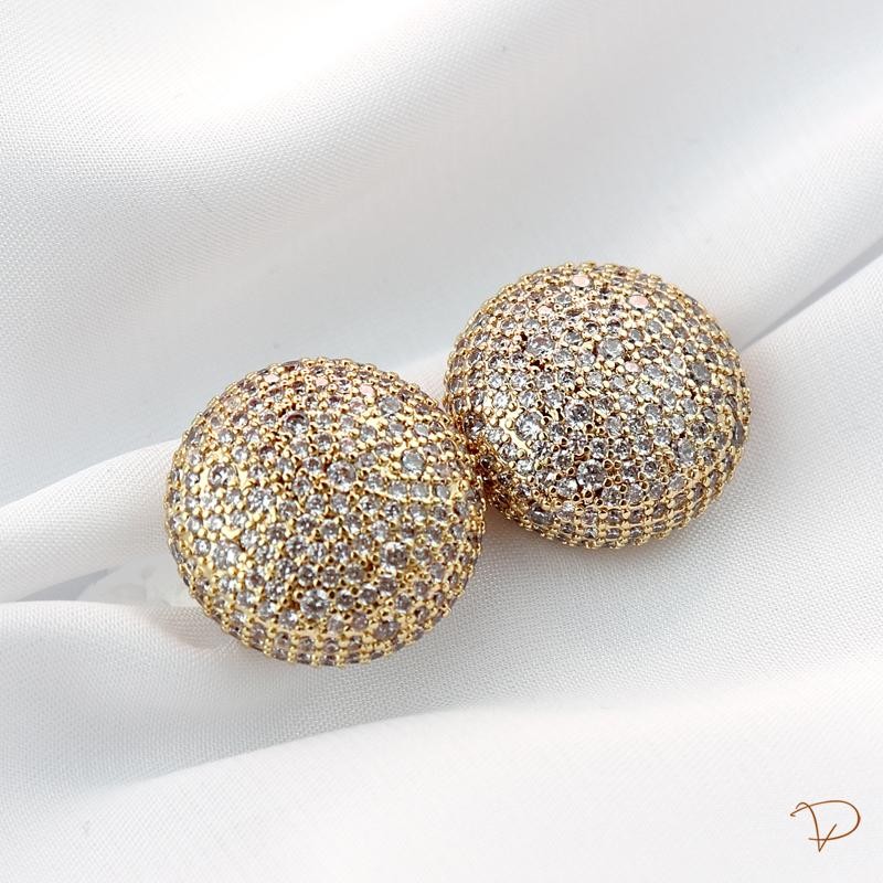 Brinco bojudo cravejado 20mm banhado a ouro 18k