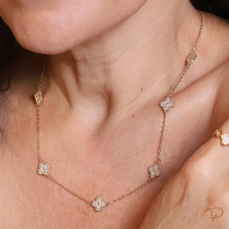 Colar Inspiração Seis Trevos Cravejados Banhado a Ouro 18k