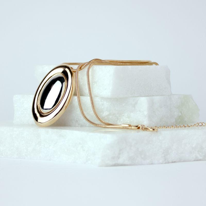 Colar Snake Pingente Oval dois Banhos Banhado a Ouro 18k