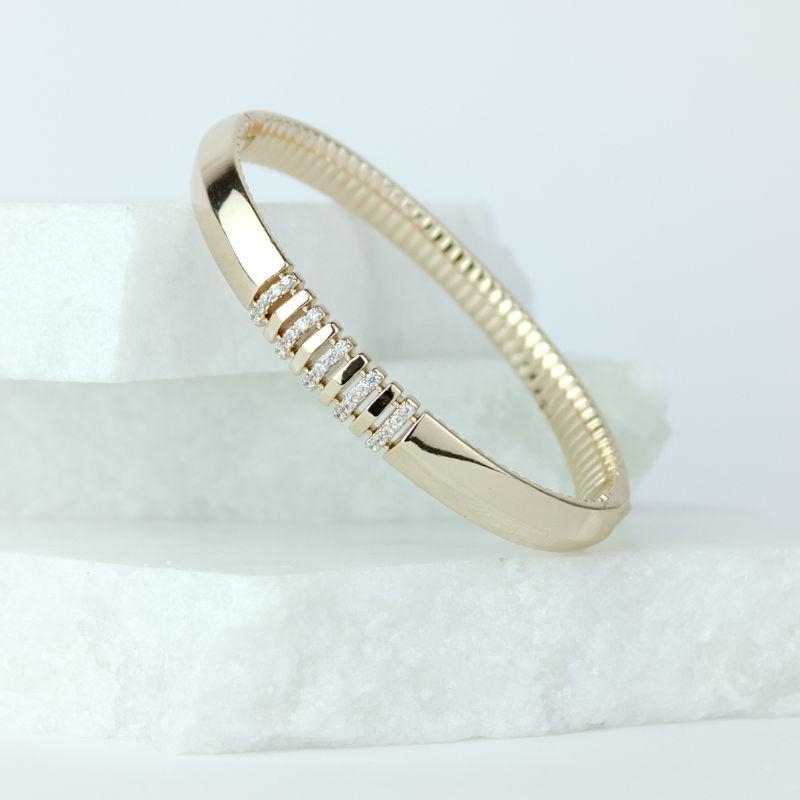 Bracelete Liso com Cinco Fios de Zircônias Banhado a Ouro 18k