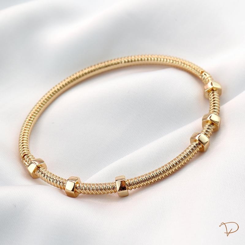 Bracelete espiral com rosca lisa banhado a ouro 18k
