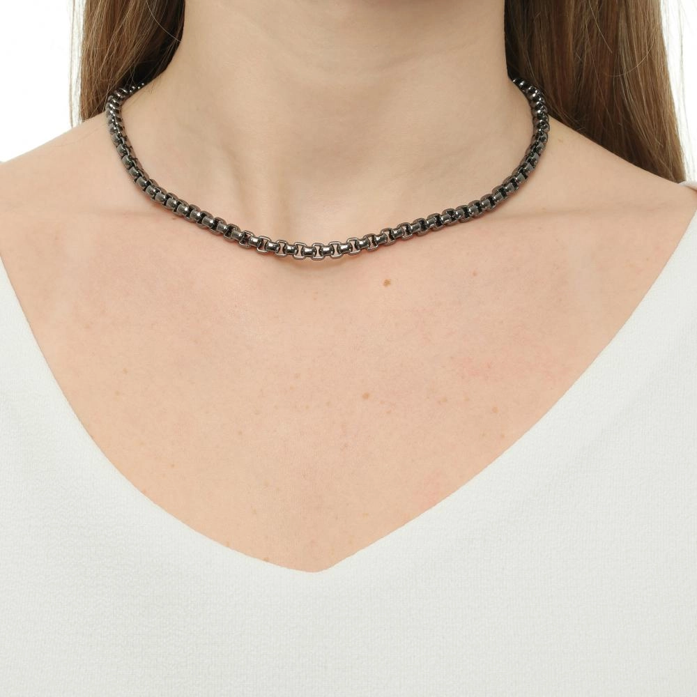 Colar choker corrente em gomos no ródio negro com fecho dourado banhado a ouro 18k