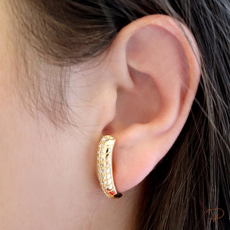 Brinco ear hook zircônias banhado a ouro 18k