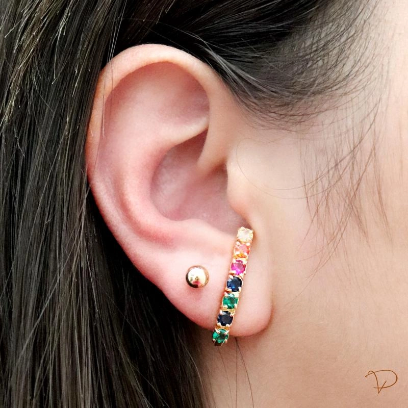 Piercing fake de pressão com 7 zircônias coloridas banhado a ouro 18k