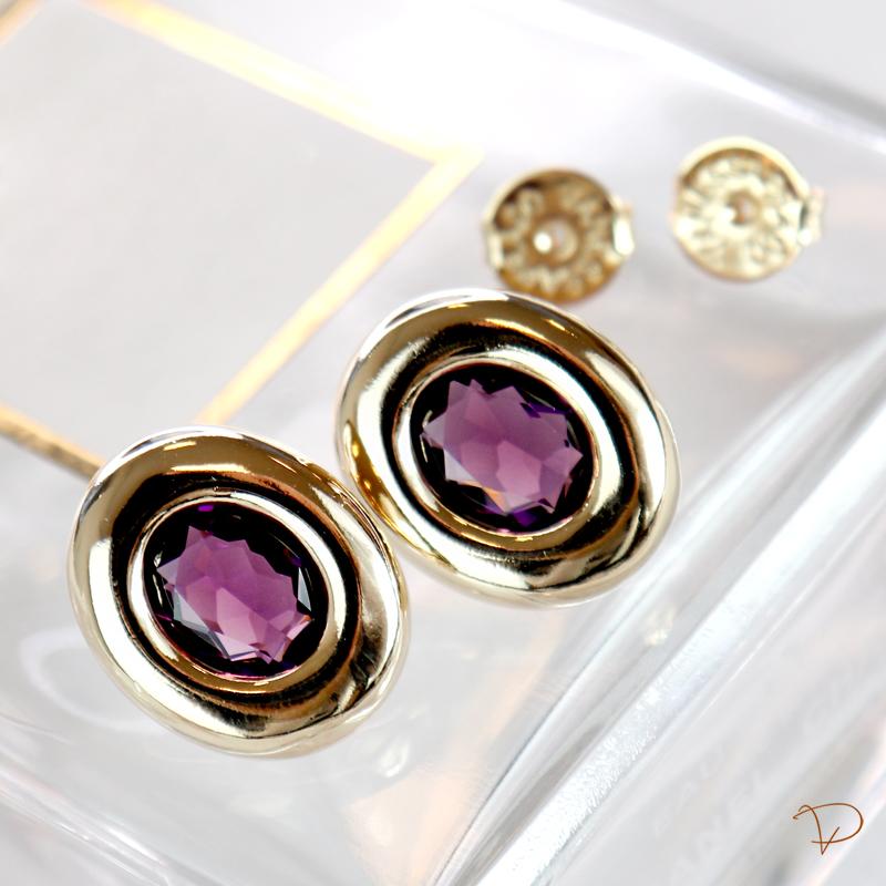 Brinco oval cristal ametista banhado a ouro 18k
