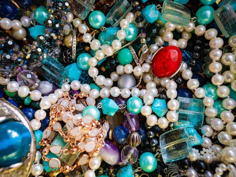 Você sabe a diferença entre joias, semijóias e bijuterias?