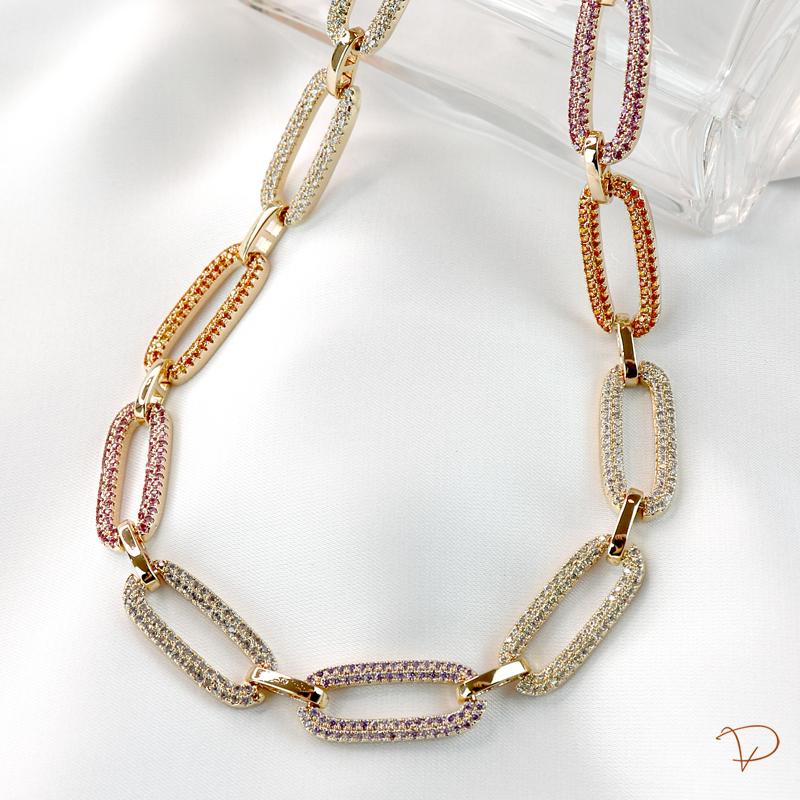 Linha Maison VP - Choker elos cravejados de zircônias coloridas banhado a ouro 18k