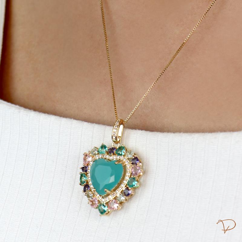 Conjunto colar e brinco coração turmalina com zircônias coloridas ao redor banhado de ouro 18k