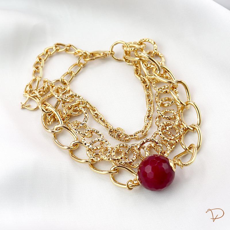 Pulseira três correntes com pedra jade fúcsia banhado a ouro 18k