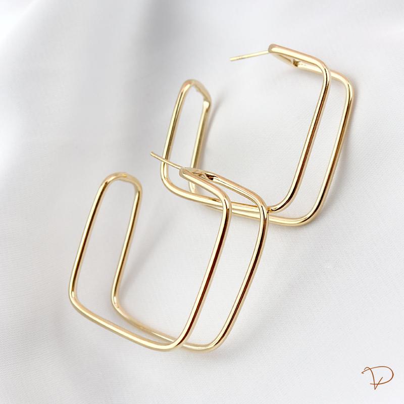 Brinco meia argola quadrada 2 fios banhado a ouro 18k