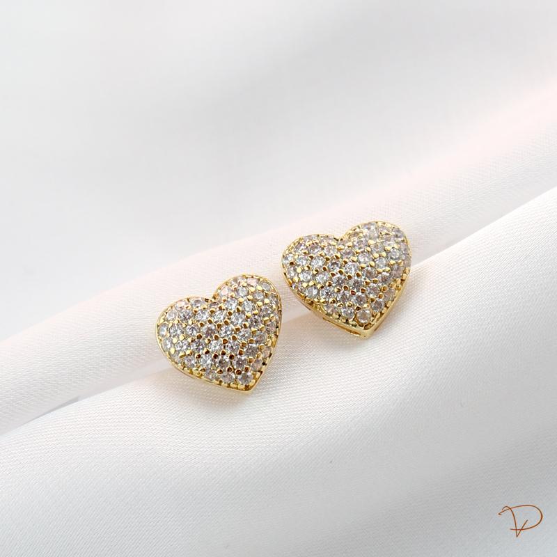 Brinco coração bojudo cravejado de zircônias 12mm banhado a ouro 18k
