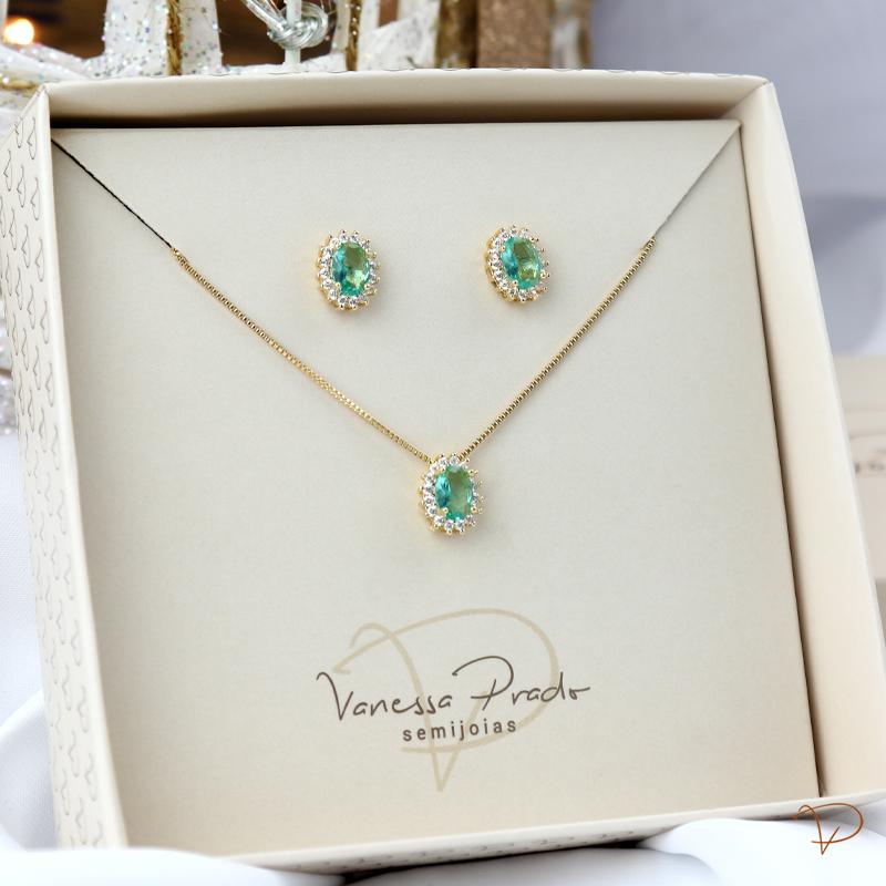 Conjunto colar e brinco oval verde com cravejado banhado a ouro 18k