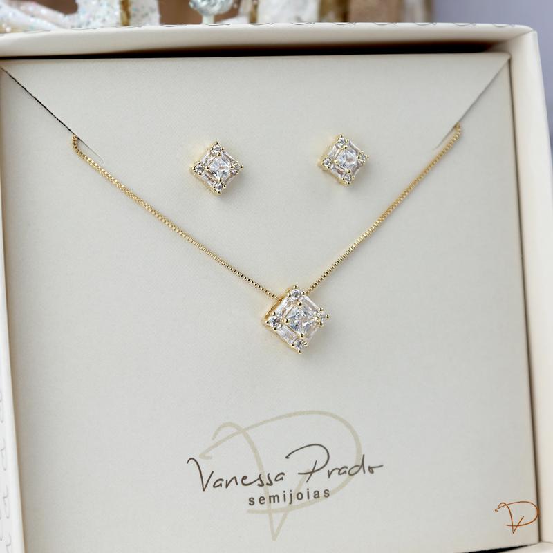 Conjunto colar e brinco quadrado baguetado e cravejado banhado a ouro 18k