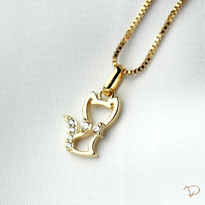 Colar gata cravejada vazada banhada a ouro 18k