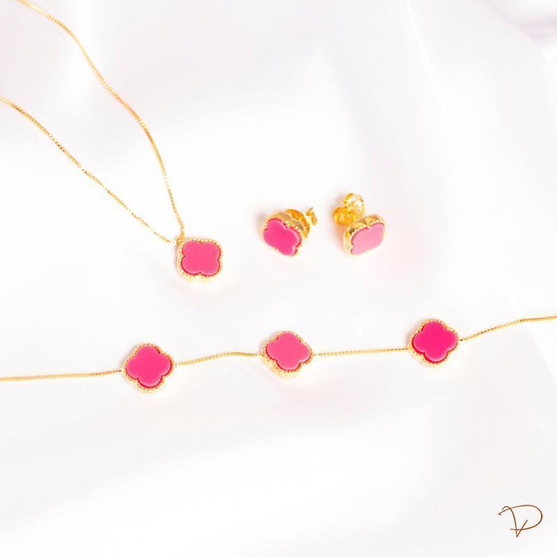 Kit Colar, Brinco e Pulseira Inspiração trevo pink Banhado á Ouro 18k