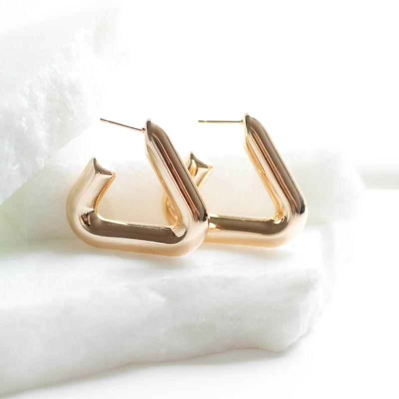 Brinco Argola Tubo Triângulo Banhado a Ouro 18k