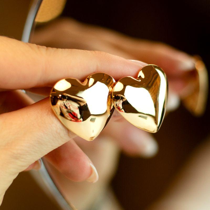 Brinco Coração Liso Banhado a Ouro 18k