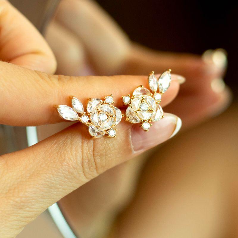 Brinco Rosa de Zircônia Banhado a Ouro 18k