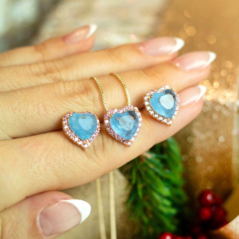 Conjunto Colar e Brinco Coração Fuzion Azul com cravejado rosa Banhado a Ouro 18k