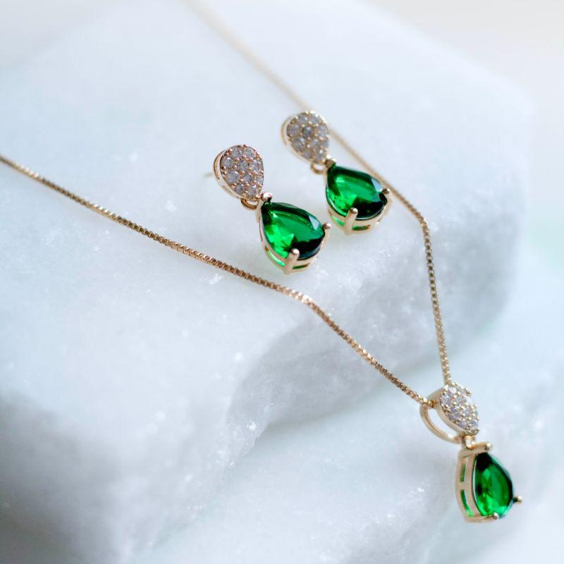 Conjunto Colar e Brinco Gota Cravejada e Gota Verde Banhado a Ouro 18k